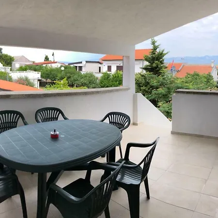 Zidak Διαμέρισμα Vir